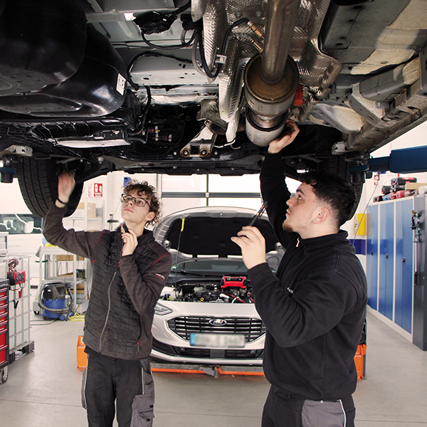 MHC Mobility Werkstatt unter dem Auto soft